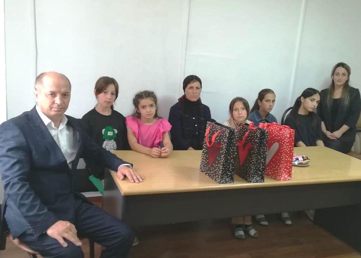 В Центре соцобслуживания населения Дахадаевского района наградили победителей детского конкурса